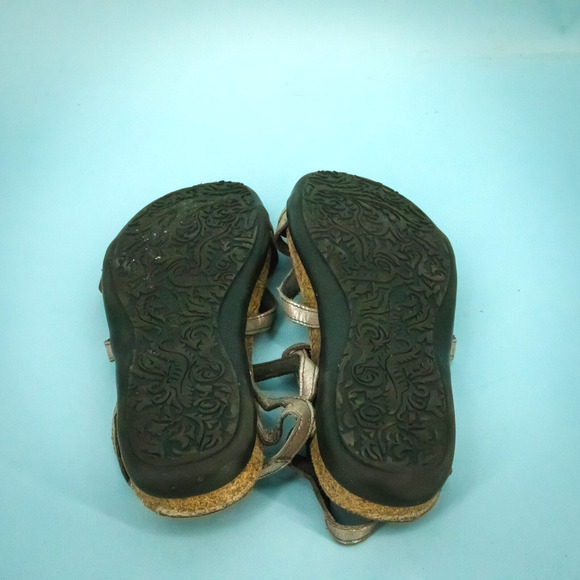 Naot 42 Size 11-11.5 Dorith Silver Metallic Leather Strappy Comfort Sandals - Picture 5 of 6
